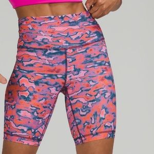 LuluLemon Wonder Train HighRise Shorts 8”